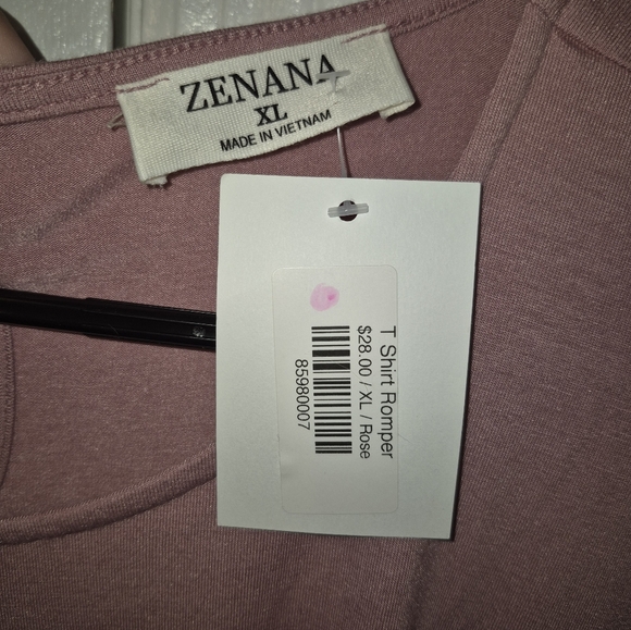NWT - Zenana Outfitters Rose Short Sleeve Romper Size XL - Picture 3 of 9